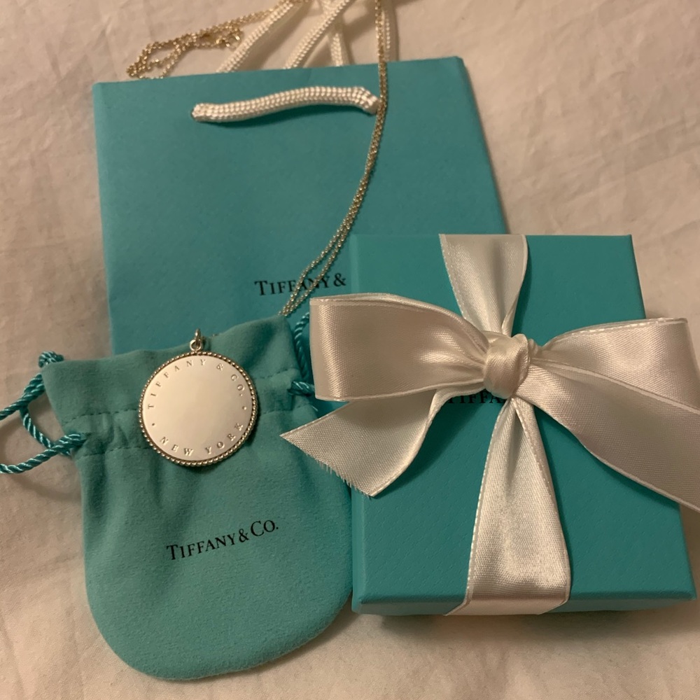 Brand new authentic Tiffany & Co. XL twist pendant